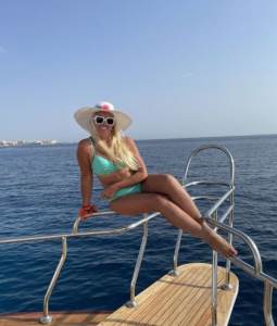  pjevacica na odmoru u dubaiju 