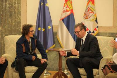  vucic odlikuje glumca dzonija depa 