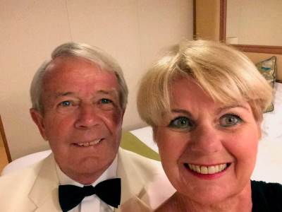  penelopi dzekson ostavila muza da iskrvari na podu kuhinje 