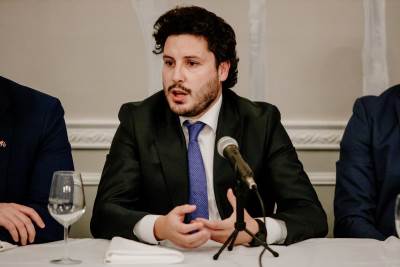  51617580694_35bc2e2aed_k 