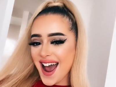  Devojka odbrusila muškarcima koji joj pišu užasne stvari zbog grudi 