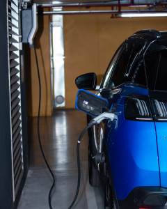  cue hotel punjaci za elektricna vozila 