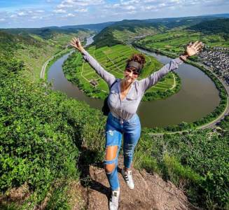  zoi snouks slikala selfi pa poginula 