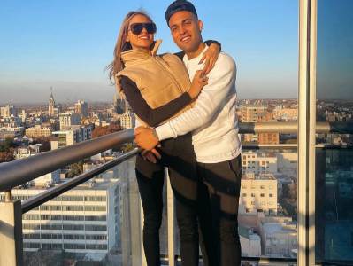  djevojka fudbalera objavila sta rade konobari 