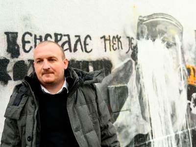  OČIŠĆEN MURAL RATKU MLADIĆU: NEMA VIŠE BIJELE FARBE NA LIKU GENERALA (FOTO)  