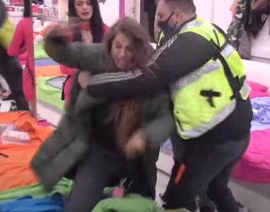  dalila dobila 10.000 eura od produkcije  