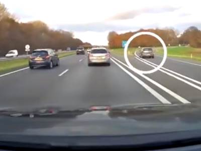  saobracaj holandija spasio zenu koja se onesvijestila u kolima 