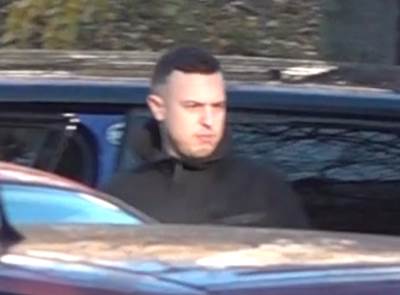  Devito oštetio auto 