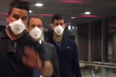  novak djokovic deportovan fotografije sa aerodroma 