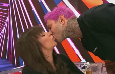  miljana kulic i filip djukic poljubac u emisiji 