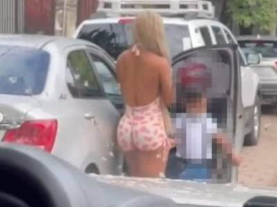  Vanesa Medina dovela sina u školu.jpg 