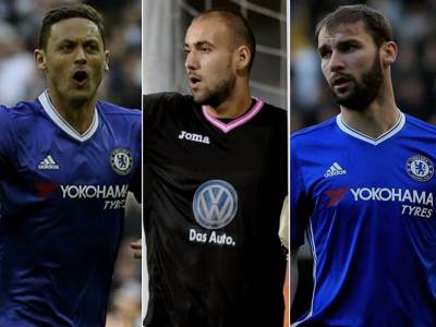  Branislav Ivanović, Asmir Begović, Nemanja Matić za istim stolom 