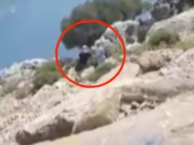  gurnu trudnu zenu sa litice 