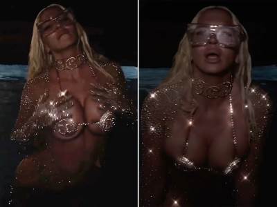  SEKSI IZDANJE KAKVO JOŠ NISTE VIDJELI! Cirkonima pokrila intimne djelove tijela, pa pozirala u bazenu 