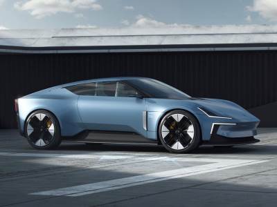  automobil sa dronom 