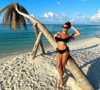  mia borisavljević otputovala na maldive 