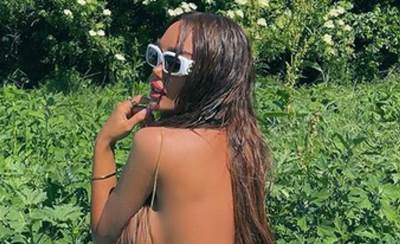  ana korac skinula brus i cucnula u zbunje 