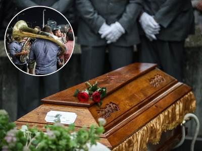  ples sa mrtvima obicaj 