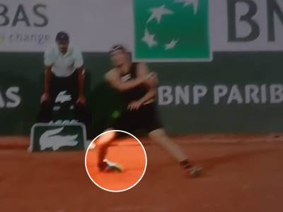  Tek se iz drugog ugla vidi koliko je teška povreda Aleksa Zvereva. 