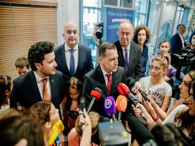  Miomir Vujinović razmatra opciju nastave na engleskom i maternjem jeziku 