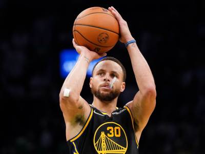  Golden Stej pobijedio Boston i izjednacio 