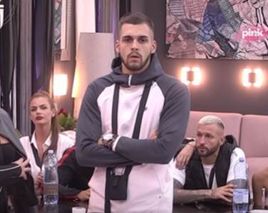  Učesniku Zadruge 4 je posle saobraćajke ukazana lekarska pomoć 