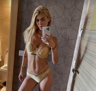  Snežana Borjan podelila fotku u bikiniju 