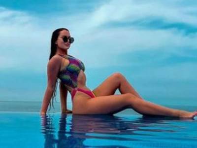  tijana milentijevic u sorcu pokazala guzu 