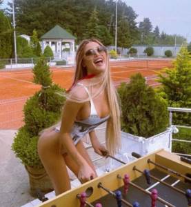  Ivana Nikolić oduševila novim fotkama u kupaćem 