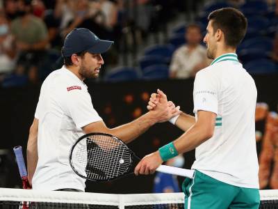 aslan karacev i novak djokovic 