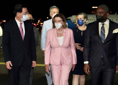  Peking je reagovao sankcijama Vašingtonu nakon posete Nensi Pelosi Tajvanu. 