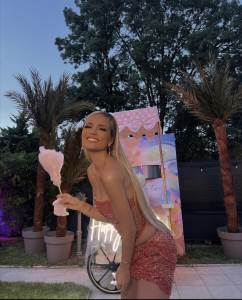  Milica Pavlović priredila gala proslavu 