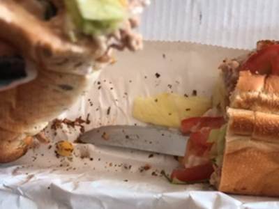  Trudna žena je u svom sendviču koji joj je donela dostava pronašla neverovatnu stvar. 