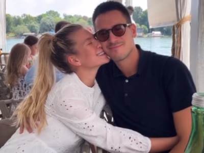  Đorđe Đoković zaprosio je svoju lijepu izabranicu Sašku Veselinov. 