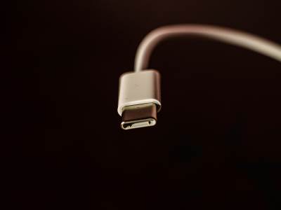  USB Promoter Group je predstavio novi USB4 2.0 standard. 