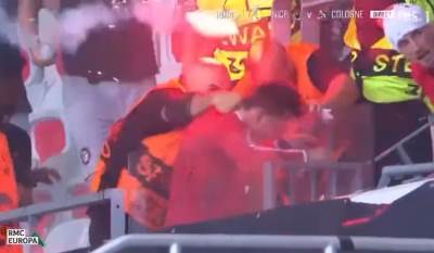  navijaci se tuku na utakmici sa policijom 