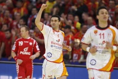  Čuveni makedonski rukometaš Kiril Lazarov otkrio je da navija za Crvenu zvezdu. 
