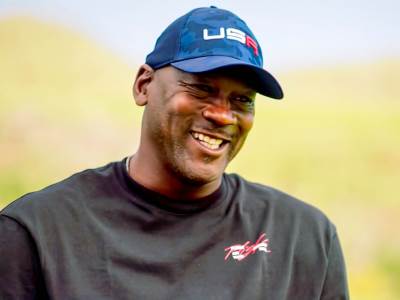  DŽORDAN ODBIO 100.000.000 DOLARA ZA DVA SATA! Agent otkrio šokantan posao - Majkl nije hteo ni da se pojavi! 