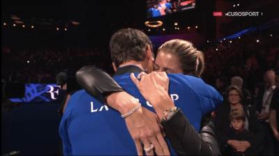  Nije mogao Rodžer da zadrži emocije kada je pričao o svojoj supruzi i porodici. 