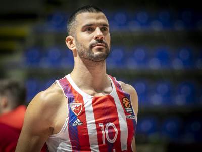  dejan radonjić srušio crvenu zvezdu  