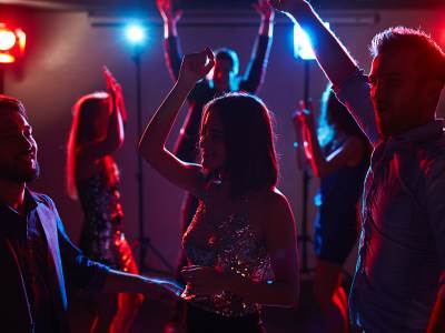  Ubeđen je da ga verenica vara 