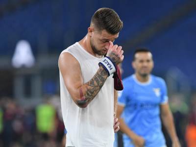  Mauricio Sari nije zadovoljan suđenjem na meču Lacija i Salernitane u kome je njegov najbolji igrač  