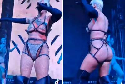  Jelena Karleuša raspametila je publiku na posljednjem nastupu, kada se na bini pojavila u "čarapama  