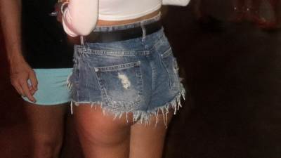  "Da se nisi tako obukla, ne bi dobacivali!" 