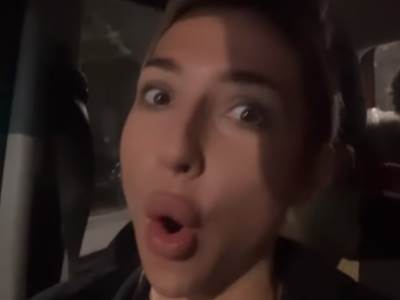  Voditeljka Jovana Jeremić našla se na meti žestokih osuda zbog snimka na kom se vidi kako dijete u k 