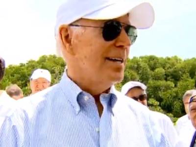  džo bajden pipao mišiće 