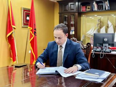 Bajraktari će tužiti SO Ulcinj: Nezakonito razriješen na nezakonitoj sjednici?   Bajraktari će tužiti SO Ulcinj: Nezakonito razriješen na nezakonitoj sjednici?