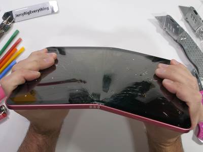 iPad 10 generacije pukao na testu izdržljivosti   iPad 10 generacije pukao na testu izdržljivosti