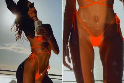 svi gledaju u štrafte od kupaćeg   svi gledaju u štrafte od kupaćeg