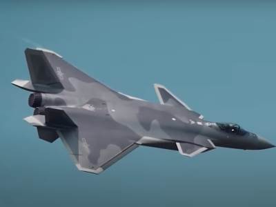  Na aerodromu u Kini uslikana je potpuno nova varijanta kineskog nevidljivog lovca J-20. 